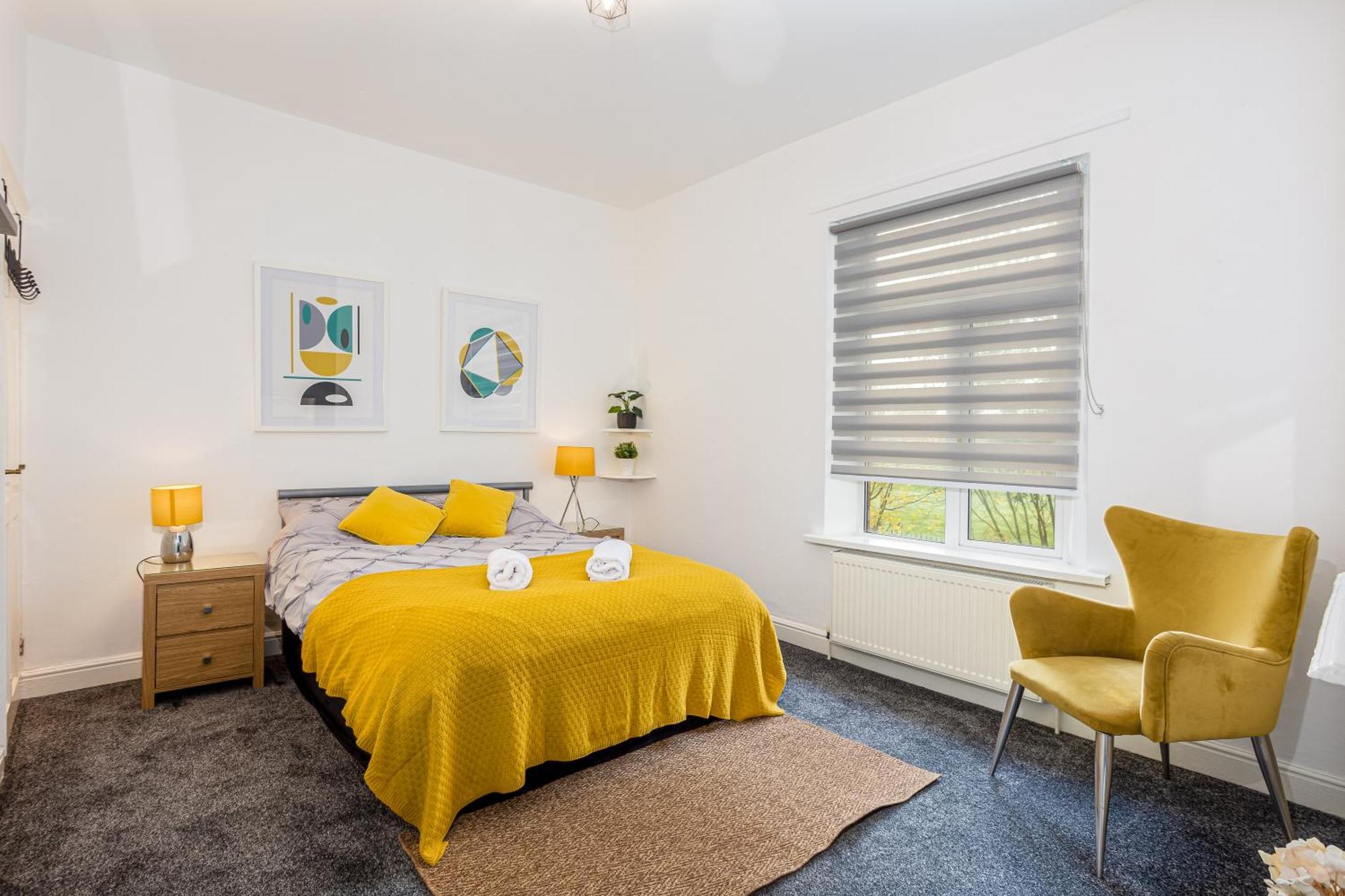 Coronation House By Yourstays - 3 Bedroom House In Newcastle-Under-Lyme Stoke-on-Trent ภายนอก รูปภาพ