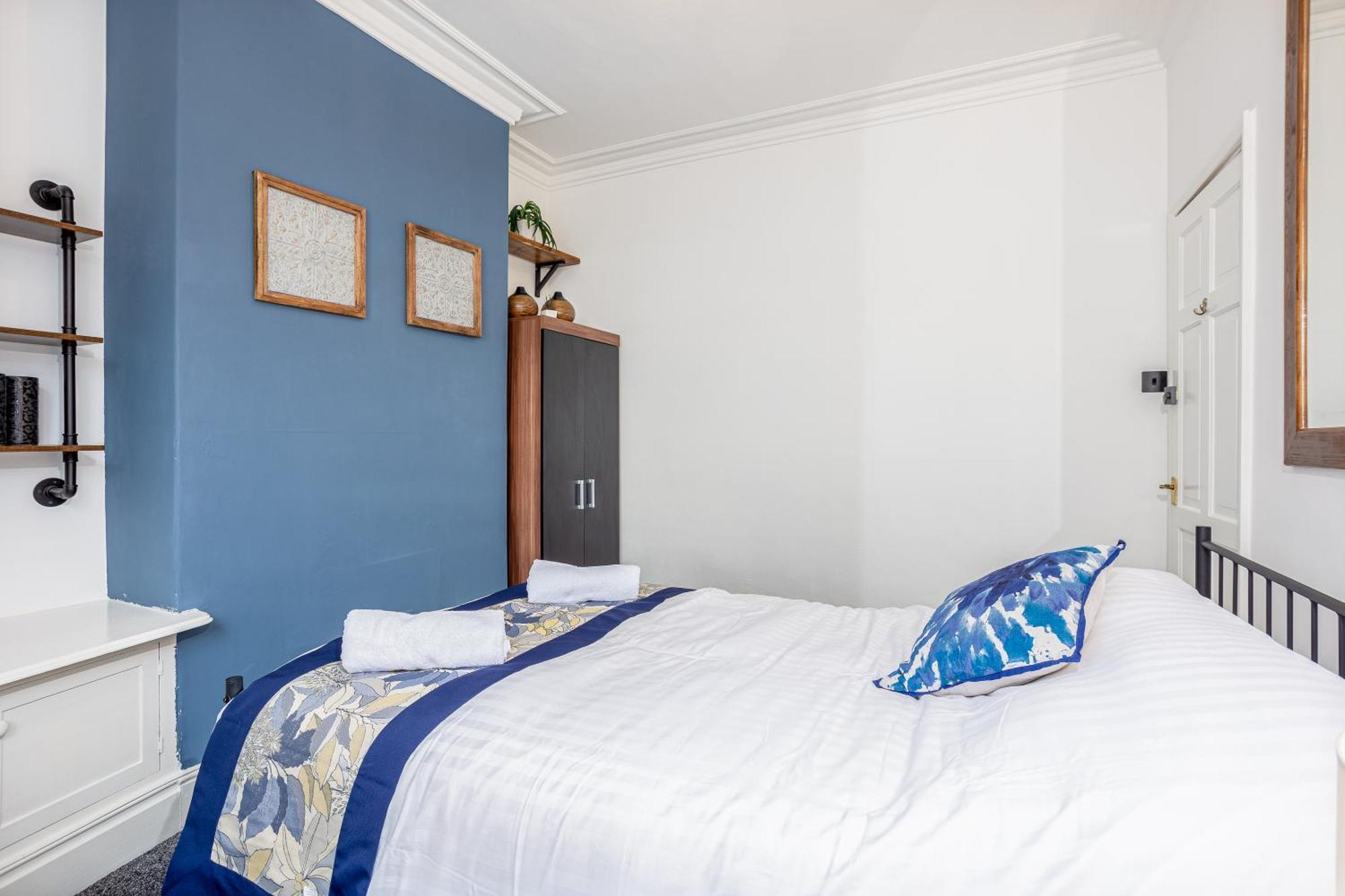 Coronation House By Yourstays - 3 Bedroom House In Newcastle-Under-Lyme Stoke-on-Trent ภายนอก รูปภาพ