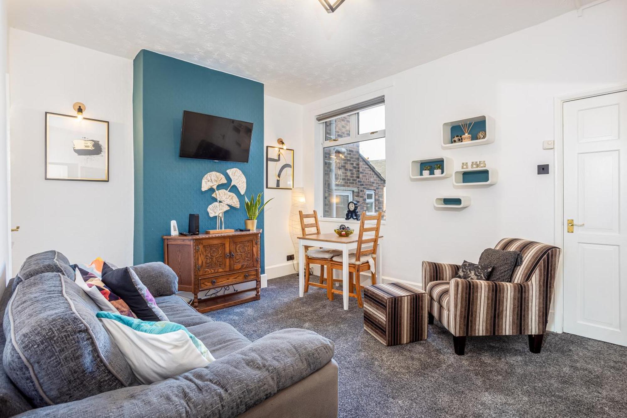 Coronation House By Yourstays - 3 Bedroom House In Newcastle-Under-Lyme Stoke-on-Trent ภายนอก รูปภาพ