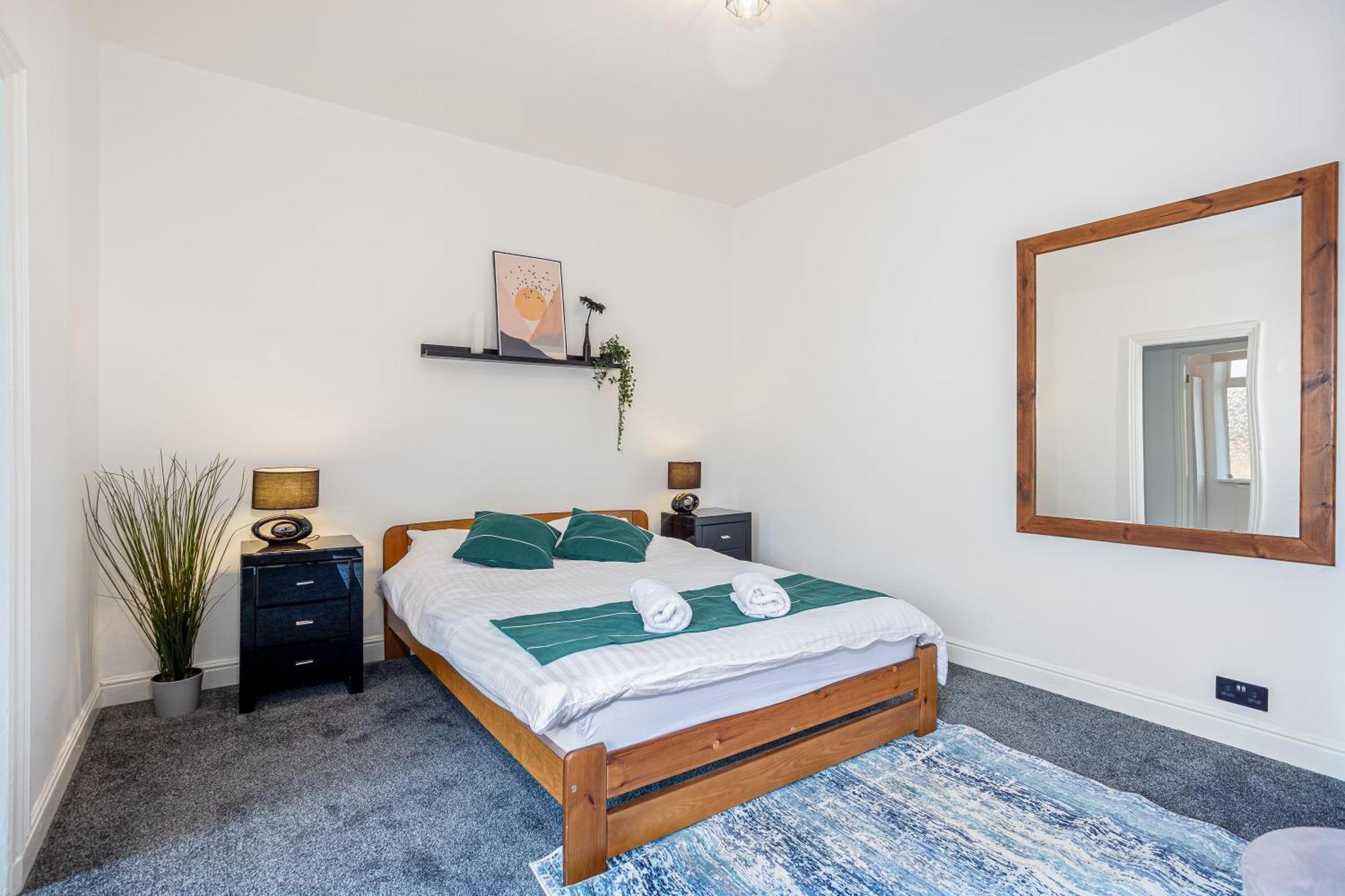 Coronation House By Yourstays - 3 Bedroom House In Newcastle-Under-Lyme Stoke-on-Trent ภายนอก รูปภาพ