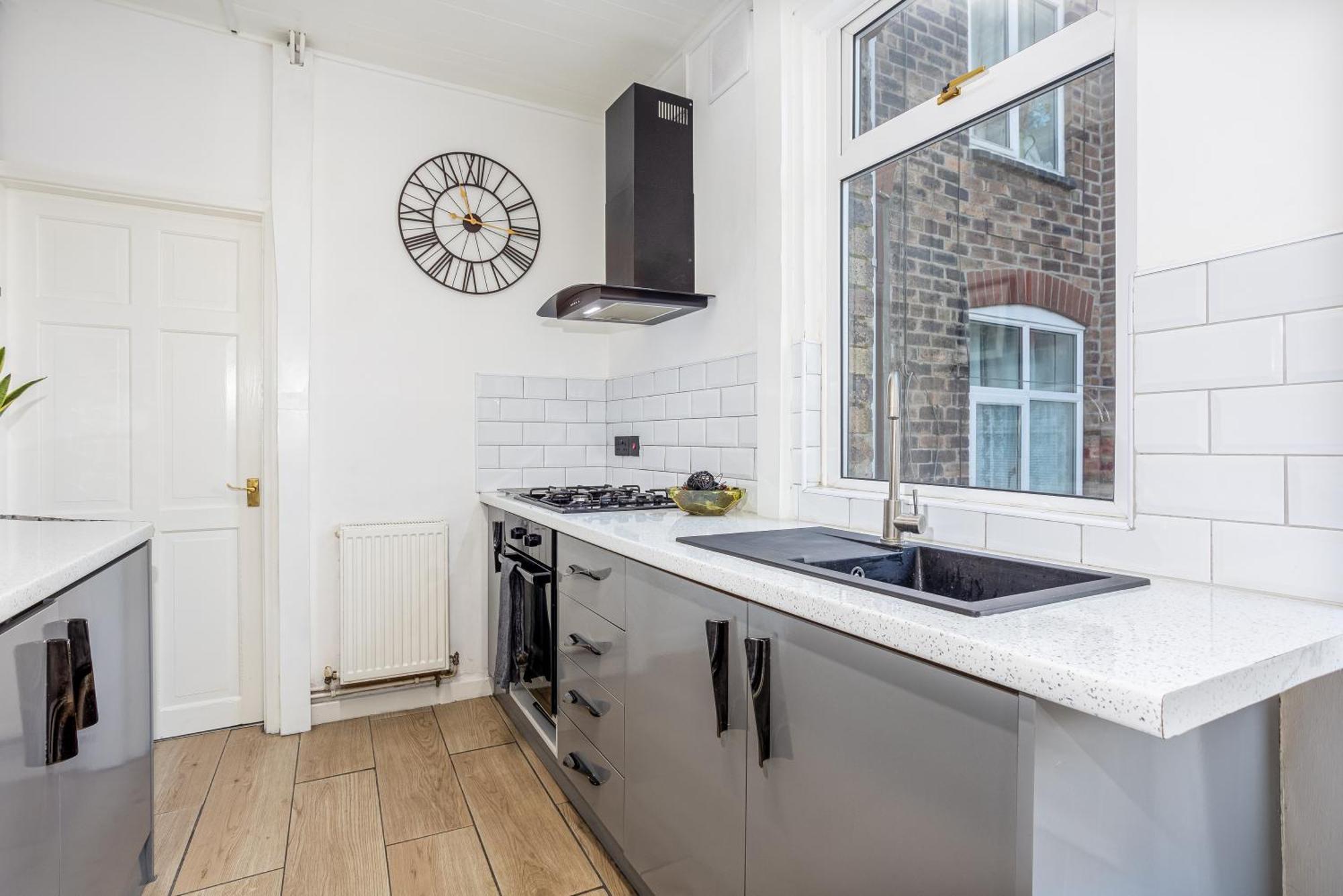 Coronation House By Yourstays - 3 Bedroom House In Newcastle-Under-Lyme Stoke-on-Trent ภายนอก รูปภาพ